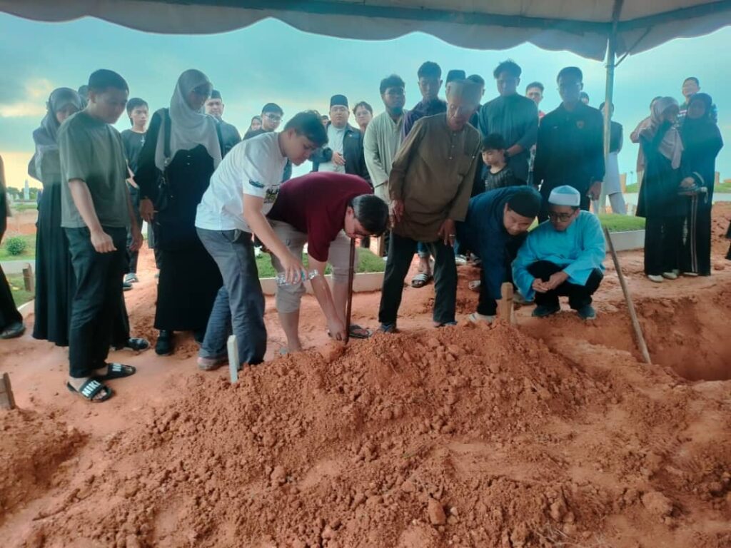 Jenazah Allahyarham penuntut UM selamat dikebumi