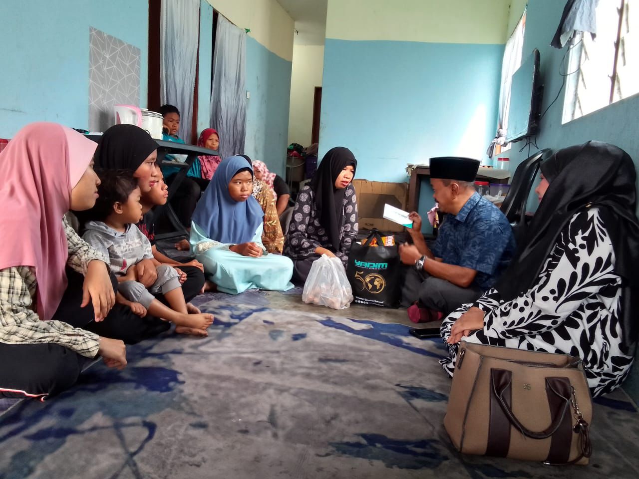 ‘Bila duit habis, makan nasi berlauk telur goreng’