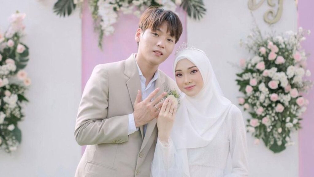 Suami mualaf jaga 3 anak, ‘influencer’ didakwa bercinta dengan petinju