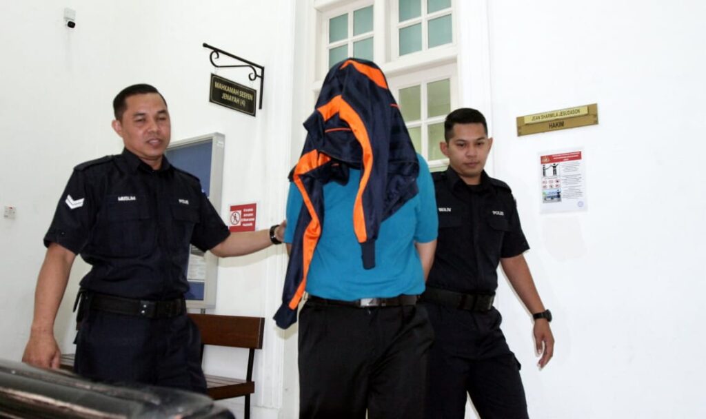 Guru tidak mengaku sentuh pelajar 12 tahun