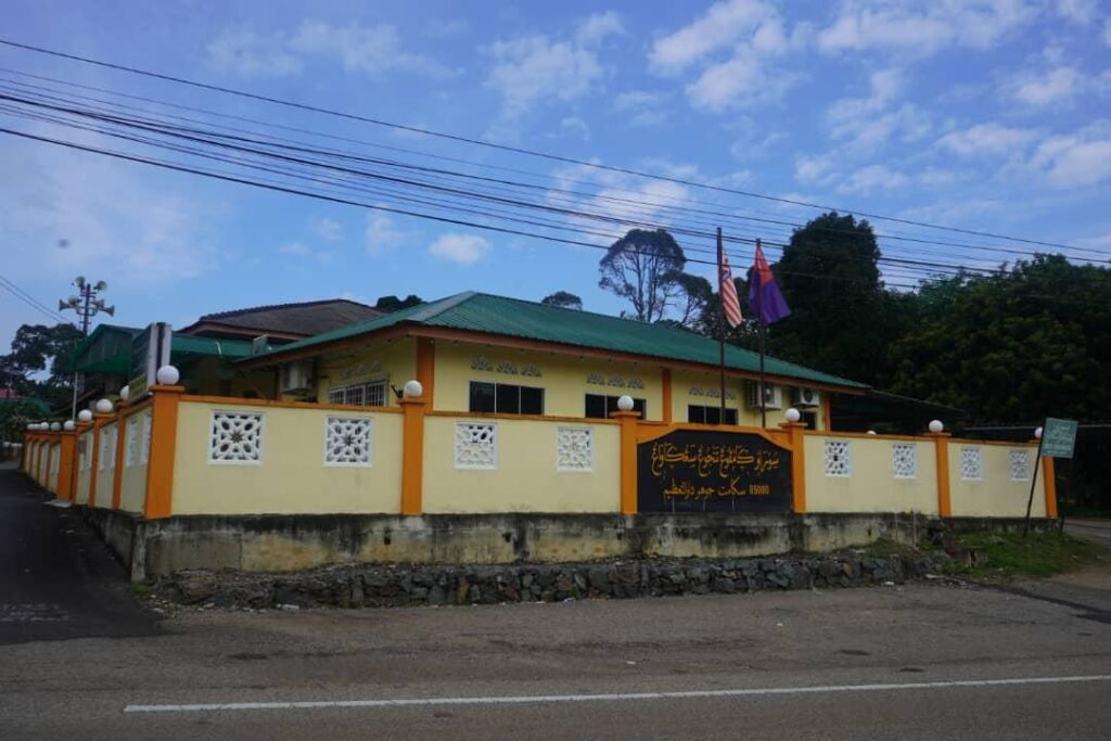 3 remaja ditahan curi RM200 duit tabung surau