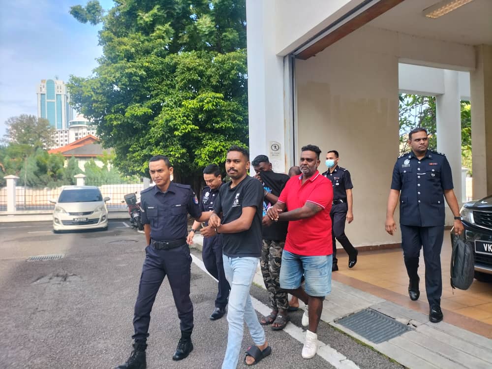 3 lelaki tak mengaku rompak berkumpulan