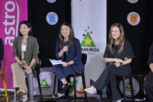 HANNAH Yeoh (tengah) hadir ketika Majlis Pelancaran Program Realiti Televisyen Jaguh Rakan Muda.