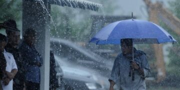 Hujan lebat, angin kencang landa hampir seluruh negara