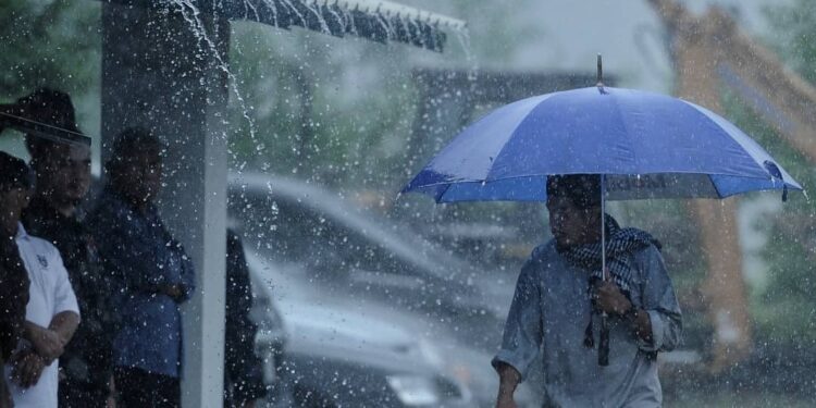 Kedah, P. Pinang, Kelantan dan Perak hujan berterusan sampai Selasa