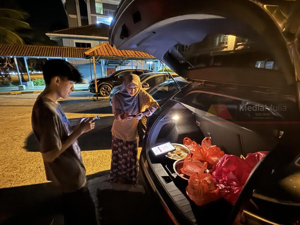 Jual nasi bajet RM5 elak pelajar berlapar