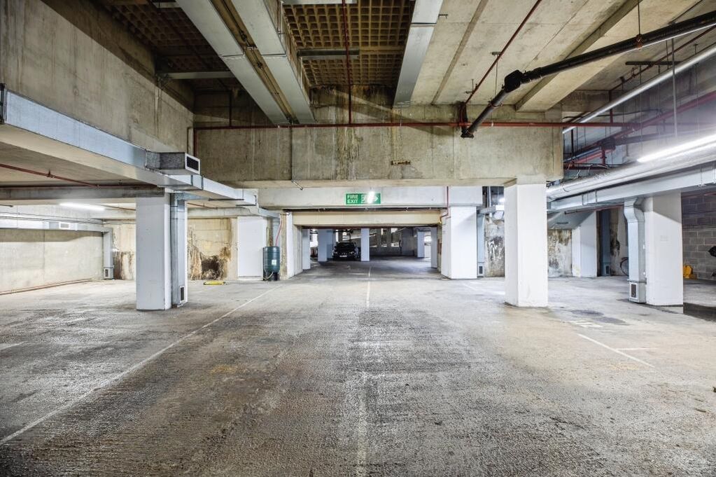 Lot parkir untuk dijual, harga lebih RM800,000