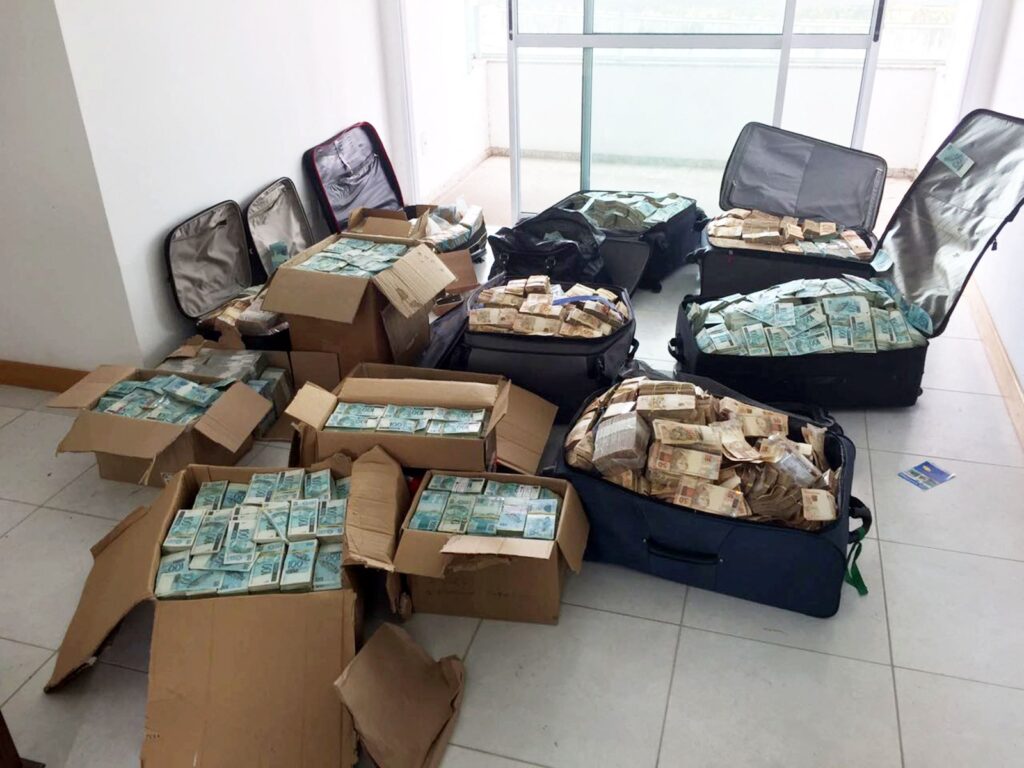 RM11 trilion wang haram dicuci setahun