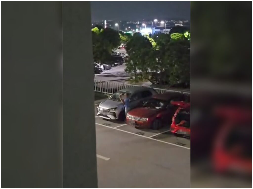 [VIDEO] Bergaduh sebab hutang tatu RM120