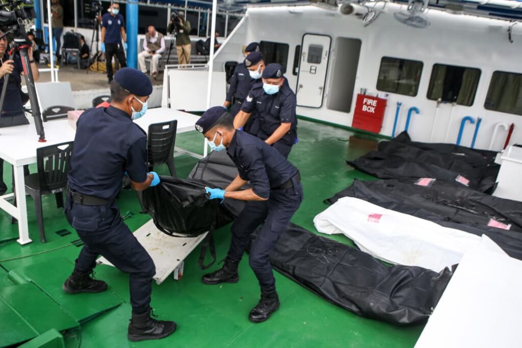 Bot karam: 11 mayat migran dibedah siasat di Hospital Sultanah Bahiyah