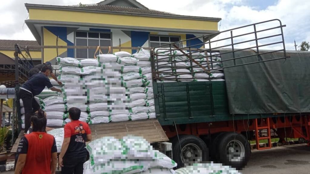 Dua treler gagal seludup 80.5 tan beras Siam