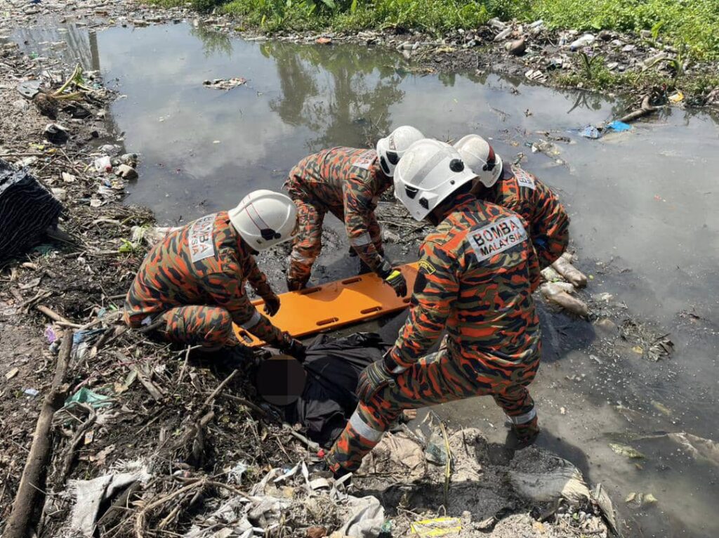 Abang bomba selamatkan wanita hanyut dibawa arus