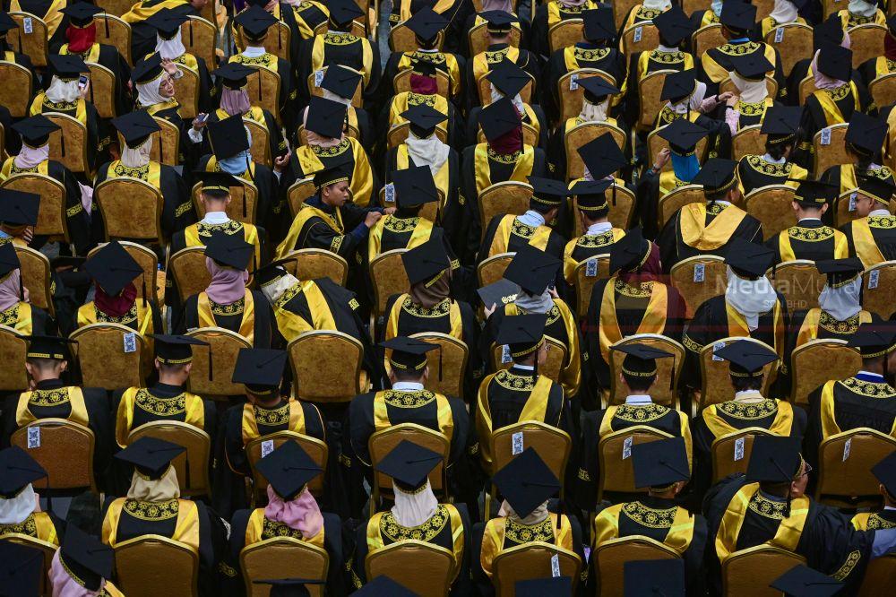 Dari pentas konvo ke cabaran dunia pekerjaan