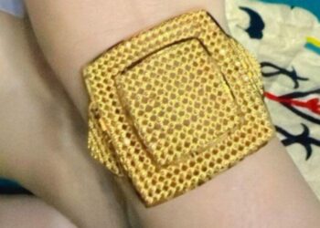 Wanita temukan gelang emas selepas ‘live’ di radio