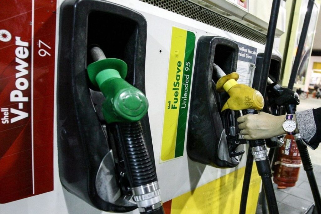 Harga RON97, RON95 dan diesel naik 5 sen bermula esok