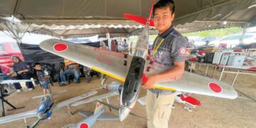 Remaja miliki bakat bina pesawat kawalan jauh