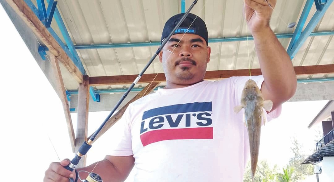 Teknik seret umpan untuk pancing ikan baji