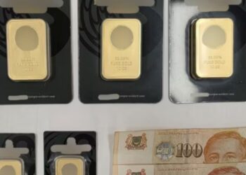 Wanita Malaysia ditangkap bersama jongkong emas lebih RM600,000