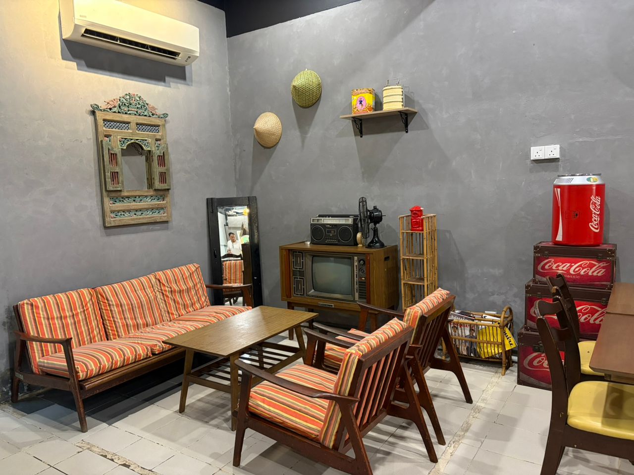 Deko cetus nostalgia kampung Melayu