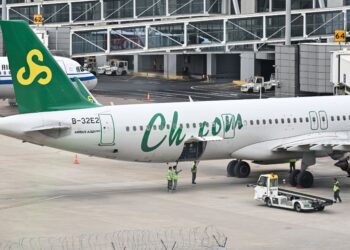 Mahu duduk bersama teman wanita punca pesawat mendarat cemas