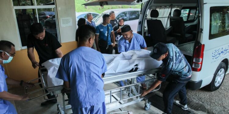 Tukang masak ditikam suami dua kali di belakang badan