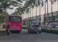 [VIDEO] Pemandu bas ‘pink’ buat aksi zig zag dikesan positif syabu