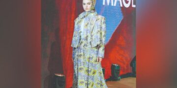 Pastel elegan, fesyen sopan wanita moden