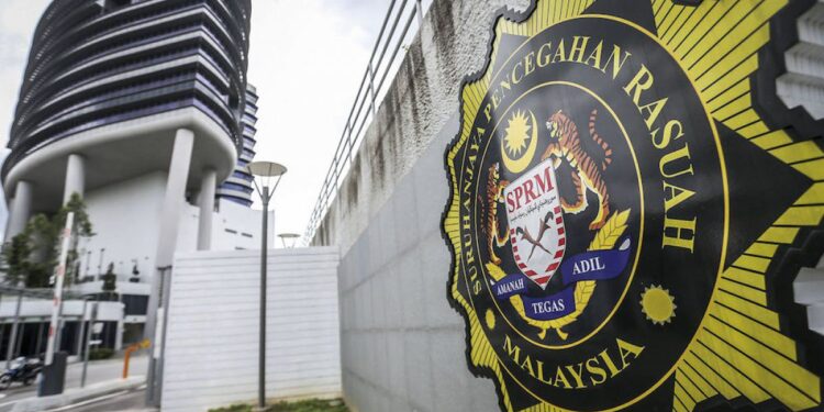 Bekas menteri beri keterangan bantu siasatan terima RM5 juta, Lamborghini