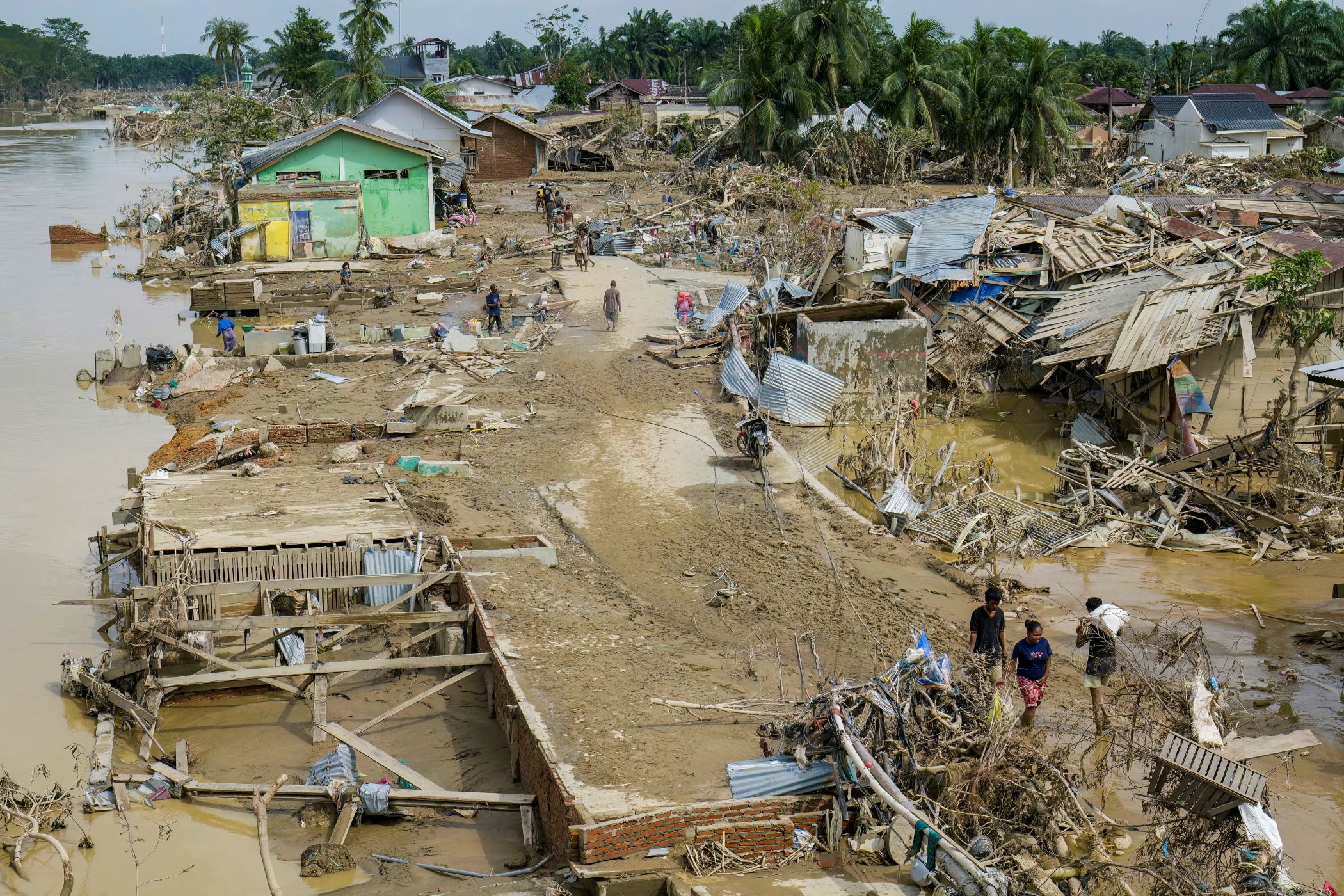 Banjir Aceh: Pelajar jerang air bah untuk diminum
