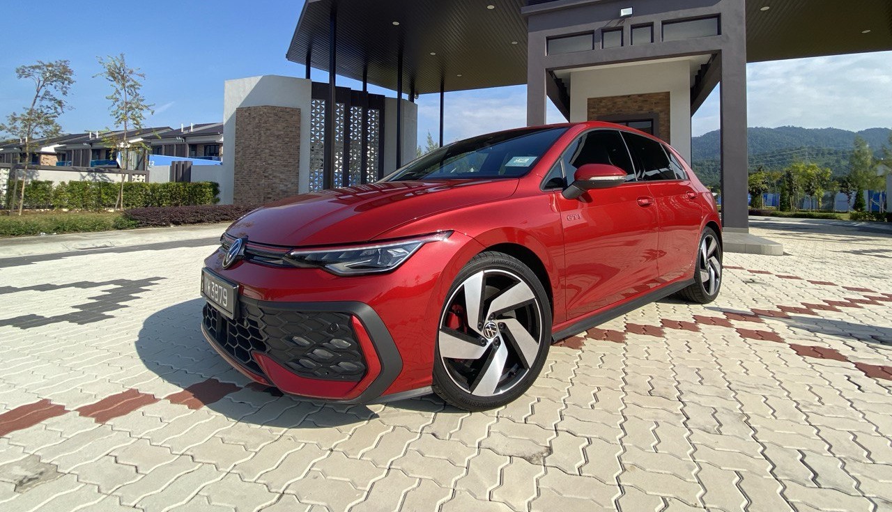 Golf GTI ‘mengganas’ dengan mod Sport diaktifkan