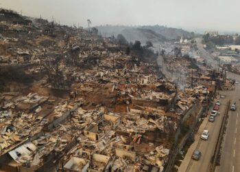Orang ramai lari ke pantai, Chile isytihar darurat