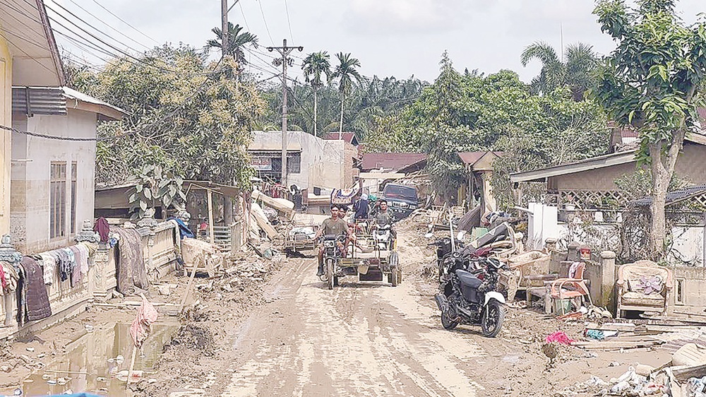 Lumpur menanti tuan, Aceh masih terluka