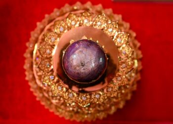 Nilam bintang 6 sinar bernilai lebih RM1.6 bilion