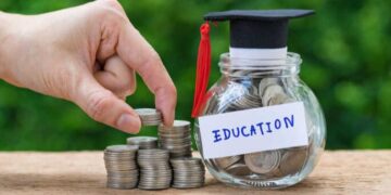 Menyediakan dana pendidikan anak dengan konsisten menabung