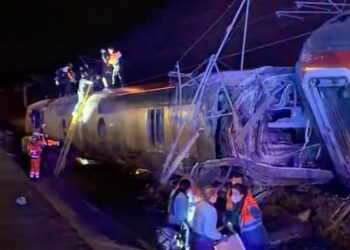 Kereta api berlanggar di Sepanyol, 21 maut