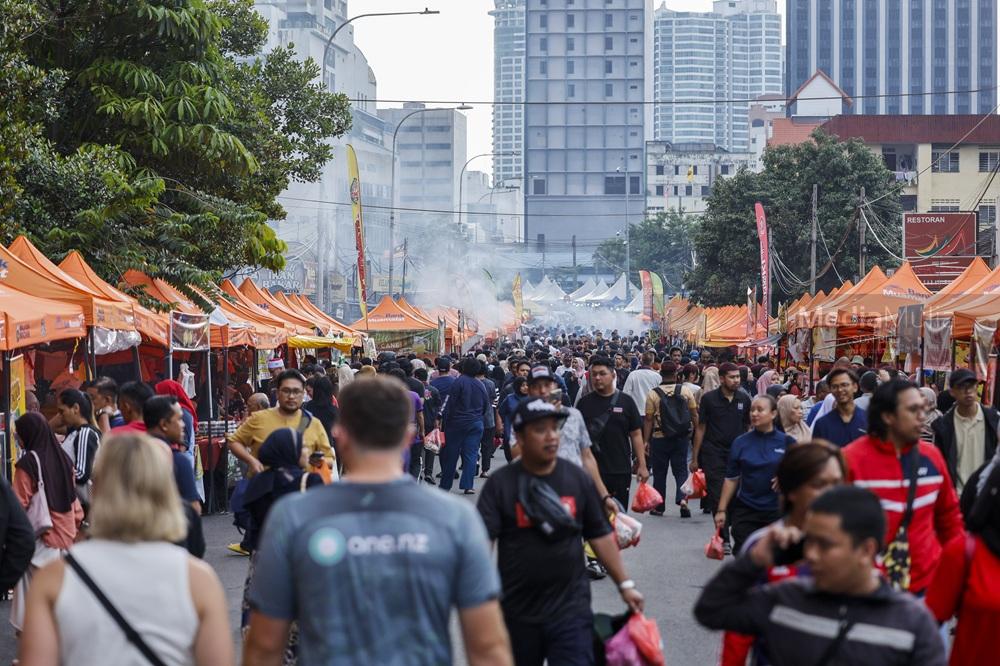 Peniaga berebut sewa lot bazar ‘popular’