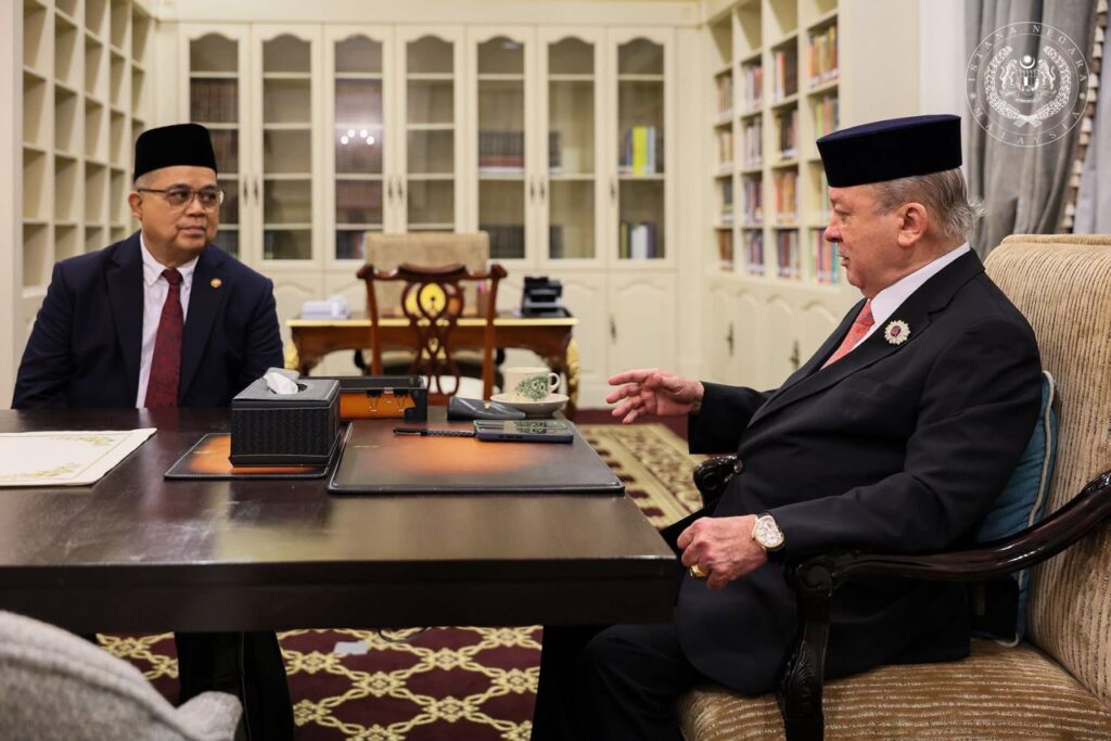 Pembinaan rumah ibadat: Jangan politikkan isu agama, patuhi undang-undang – Agong