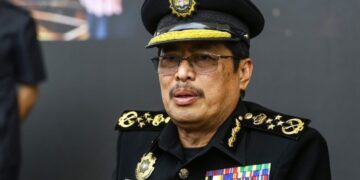 Isu saham: Azam kemuka surat tuntutan terhadap Bloomberg