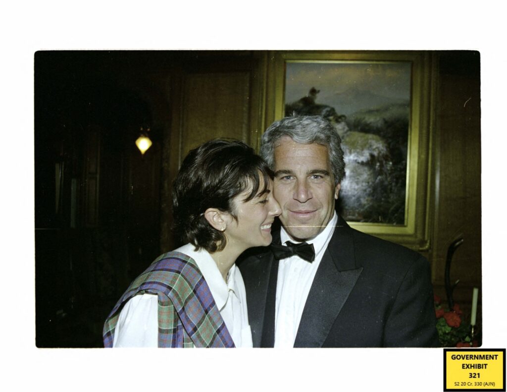 Konco Epstein, Ghislaine Maxwell minta pengampunan Trump