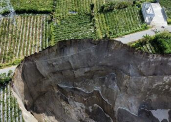 Penduduk risau, lubang misteri semakin besar