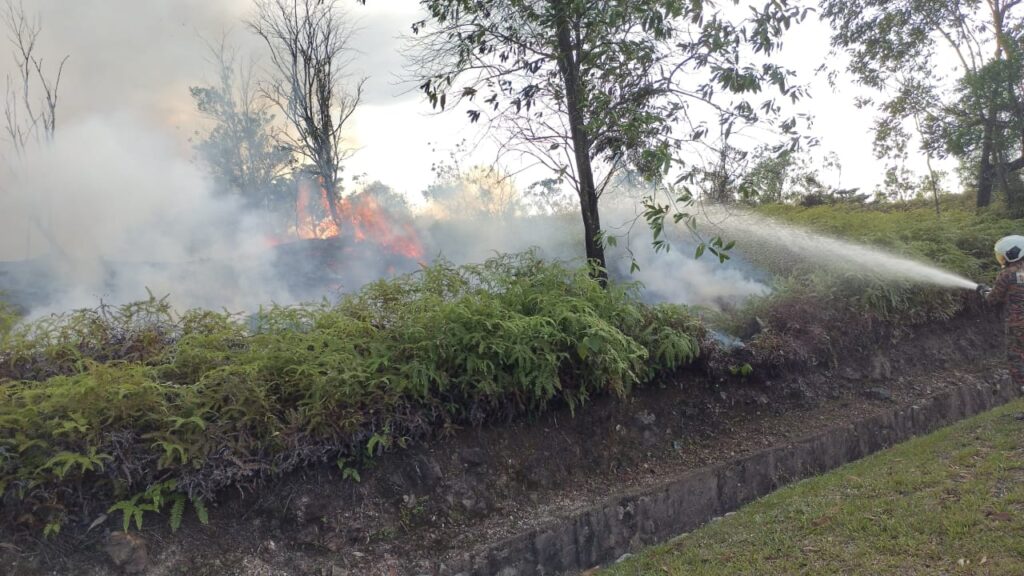 Bomba Selangor lapor empat kebakaran hutan