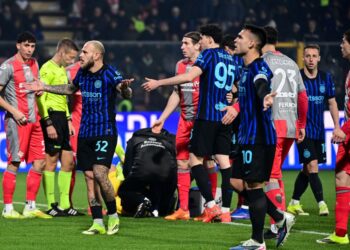 Insiden suar cemari kemenangan Inter