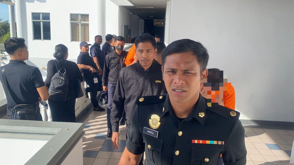 Dua polis direman disyaki terima rasuah kes dadah - Kosmo Digital