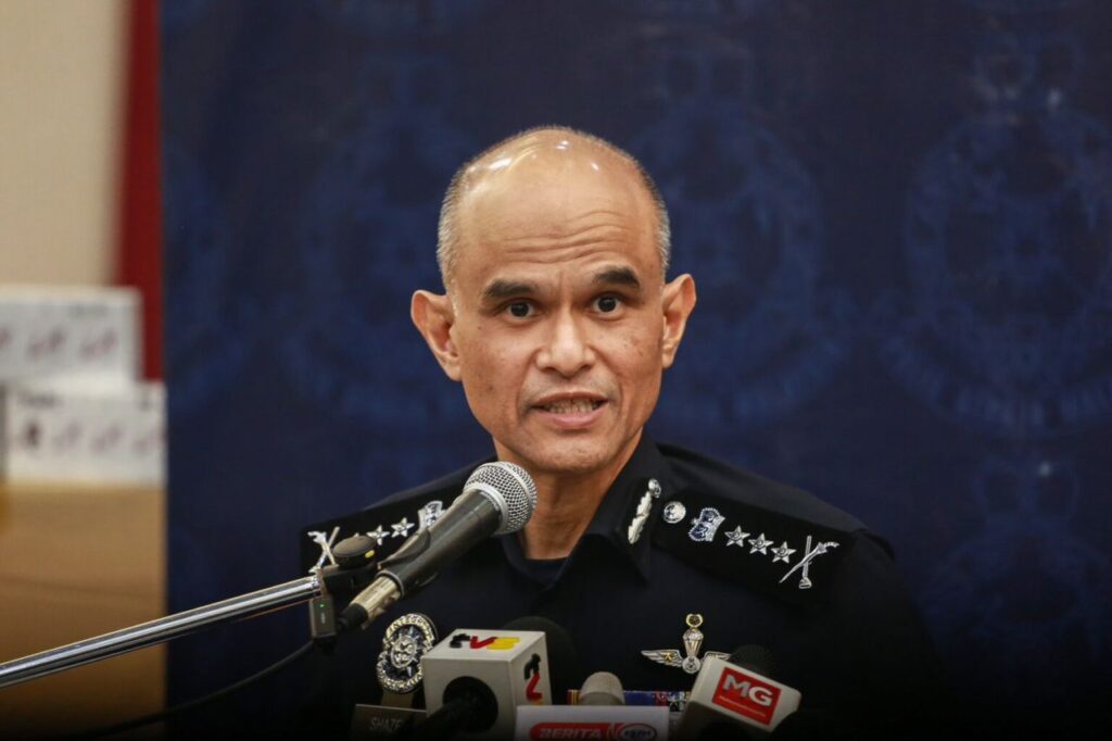 Empat lelaki ditahan robohkan kuil