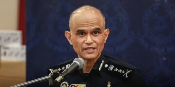 Empat lelaki ditahan robohkan kuil