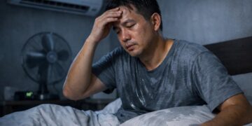 Bilik sejuk tapi berpeluh, ingat mimpi hantu rupanya kena tibi