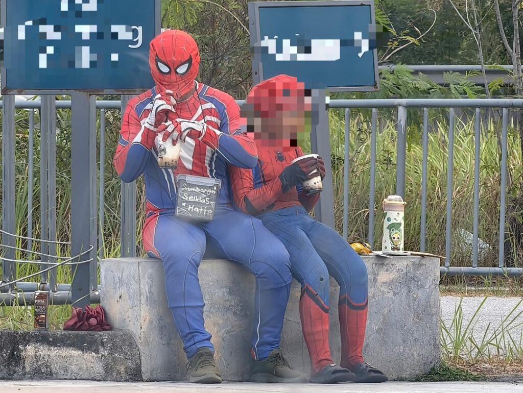 Ajak anak saudara 7 tahun mengemis jadi ‘Spiderman’