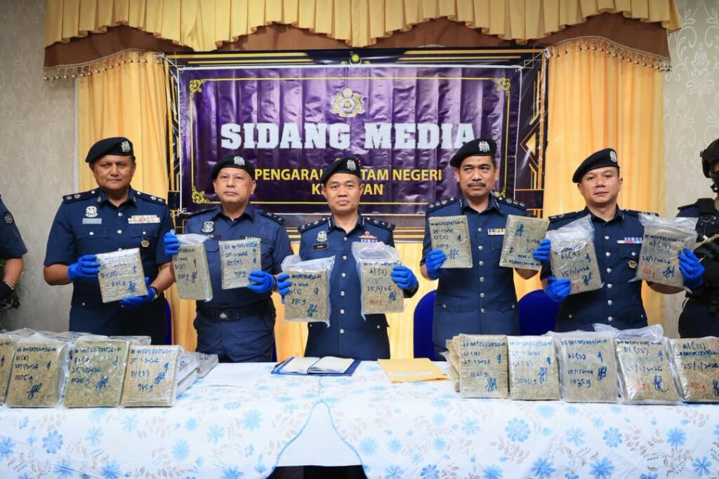 59kg ganja dijumpai dalam bungkusan baju bundle