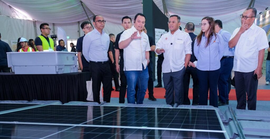 Ladang solar terapung terbesar negara dilancar di Bestari Jaya