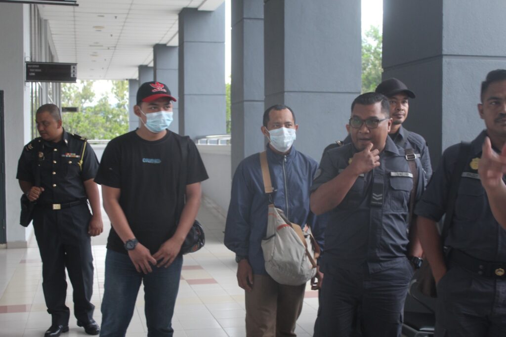 Polis bantuan didenda RM600 buang puntung rokok